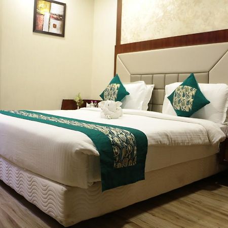 The Land Mark Varanasi Exterior foto